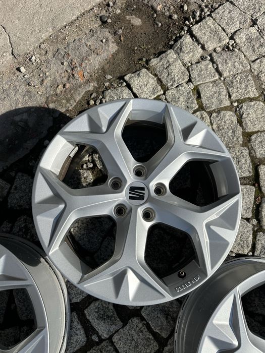 Felgi Aluminiowe 17 Seat Leon Ateca Golf Passat Troc Octavia 5x112 ET45 OEM