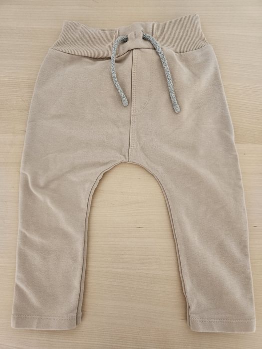 Zestaw, komplet 2 spodni, dresów dziecięcych; 80; beż, krem
Rozmiar: 8