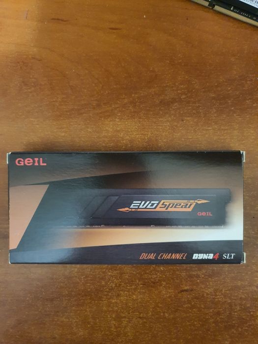 Продам память комплект DDR4 Geil 2х8 Гб 3000Мгц