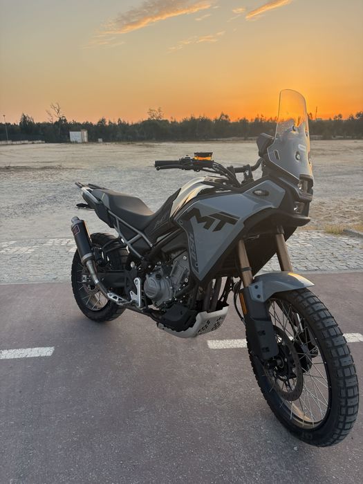 Cf moto 450mt com escape mivv Dakar homologado