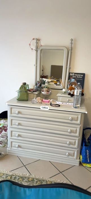 Cómoda de madeira restaurado