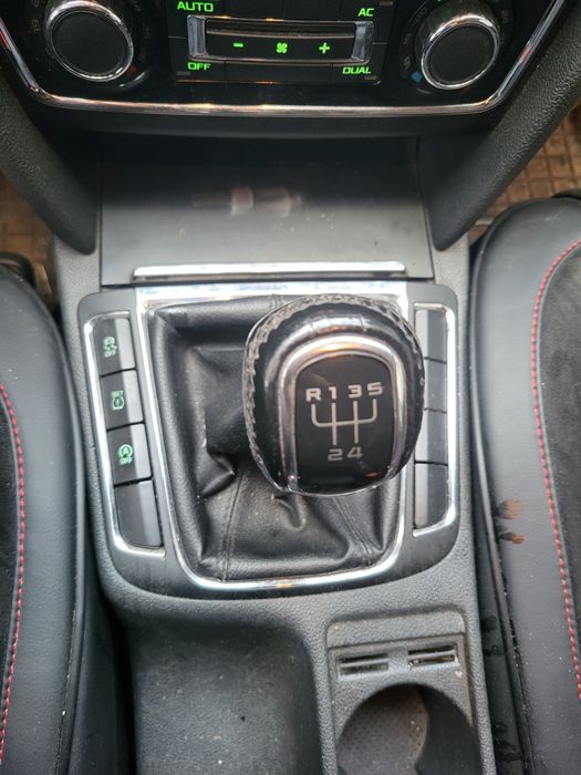 Skoda Superb 2 універсал 1.6 тді
