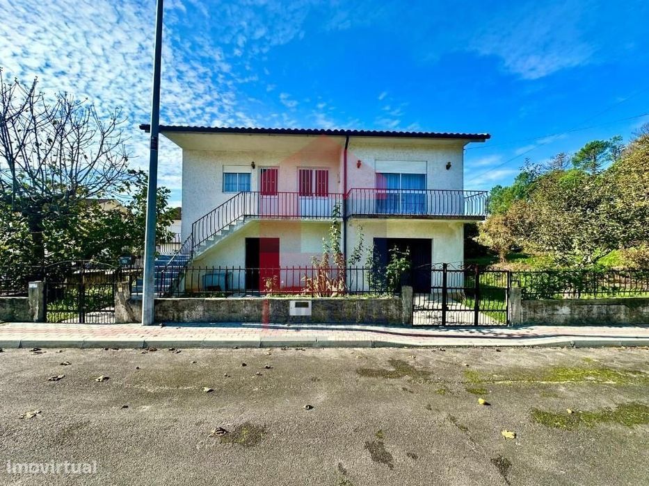 Moradia V3 Individual, Paço Vedro de Magalhães