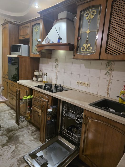 Кухонный мебель полный комплект