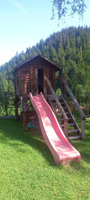Domek ogrodowy dla dzieci, drewniany zjeżdżalnia
