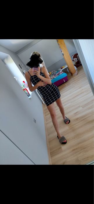 Sukienka czarna w kratke letnia