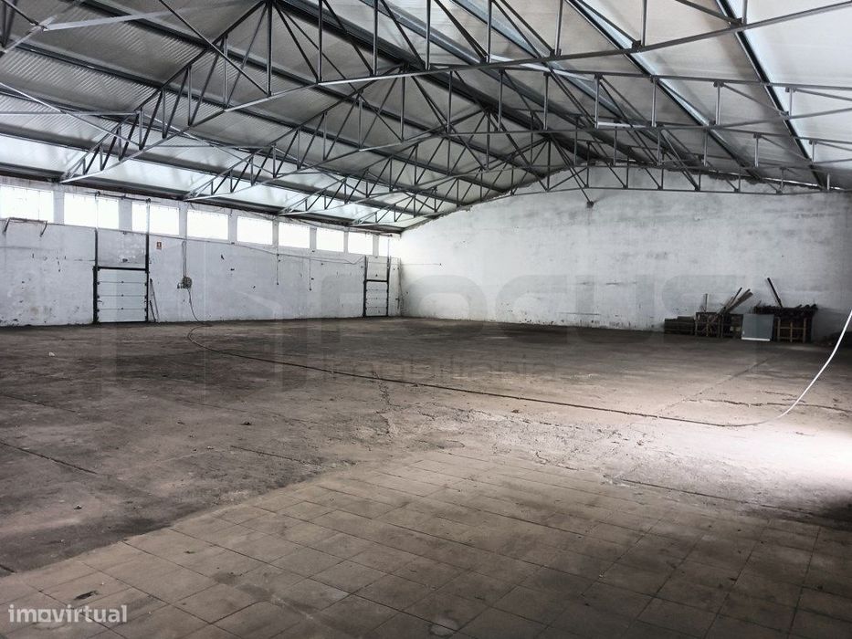 Armazém para venda - Zona Industrial Albergaria-a-Velha