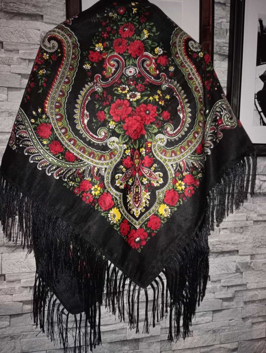 smatka chusta folk ludowa kwiaty fręndzle  góralska 1110x110