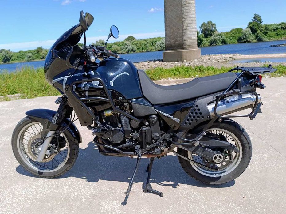 Moto trail clássica Triumph Tiger 900 T400