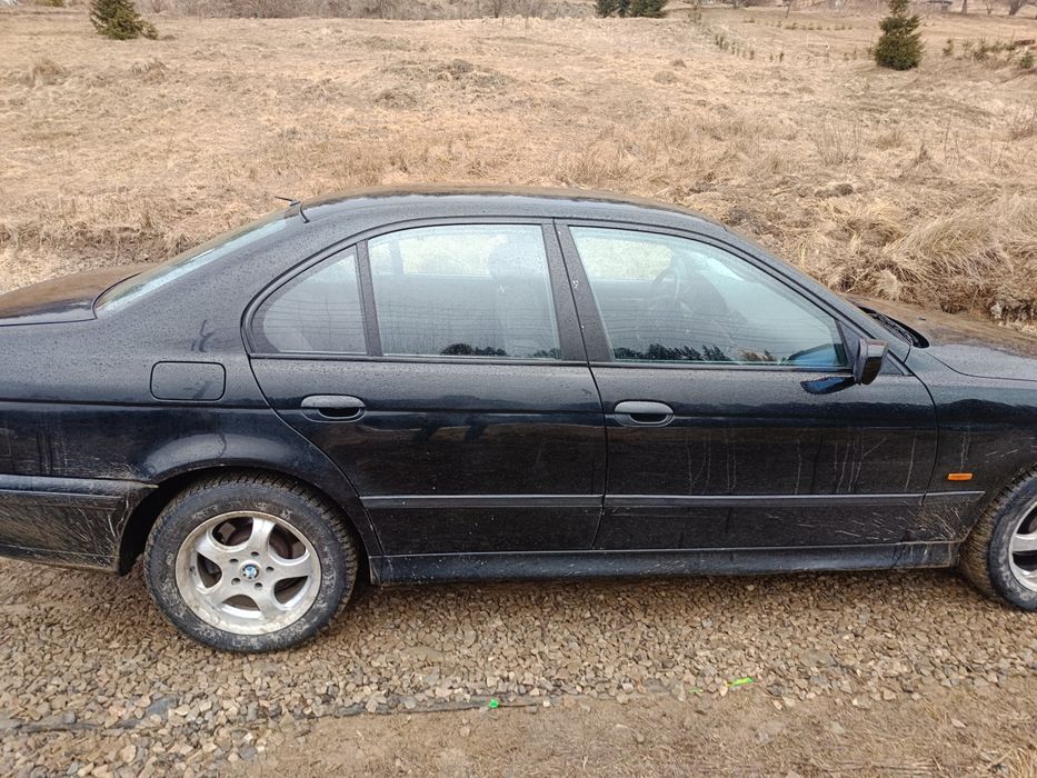 Продаю BMW e39 2.5 бензин