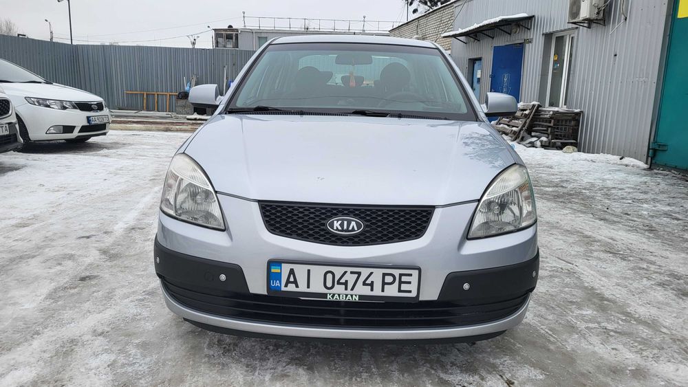 Авто KIA Rio 2006 1.4