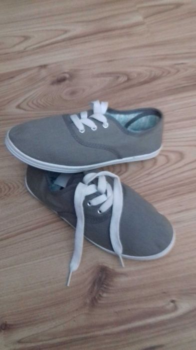 Buty trampki rozmiar 35 wkładka 22