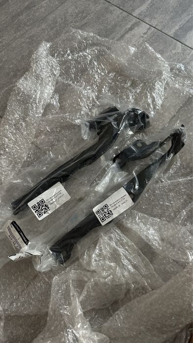 Петлі для капоту права та ліва