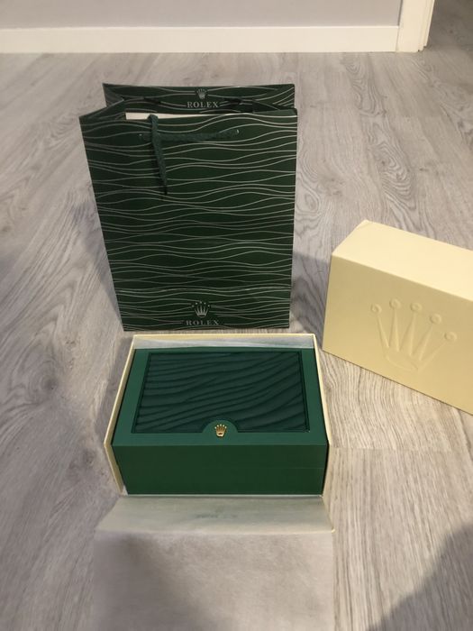 Rolex preto e vermelho