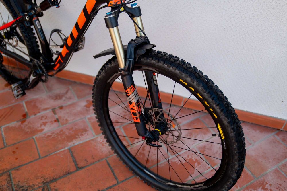Bicicleta Scott Spark 750