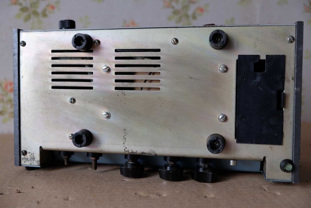 Зарядно-пусковое устройство Электроника ЗП-01.