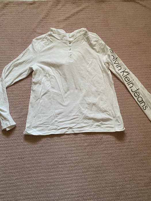 Koszulka na dlugi rekaw z kapturem