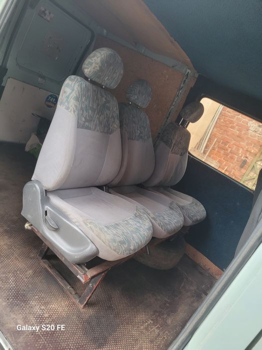 Продам Ситроен Джампер 2000 года 2.5  Т. Д