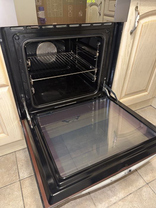 Надійна духова шафа Gorenje EVP454-443E
