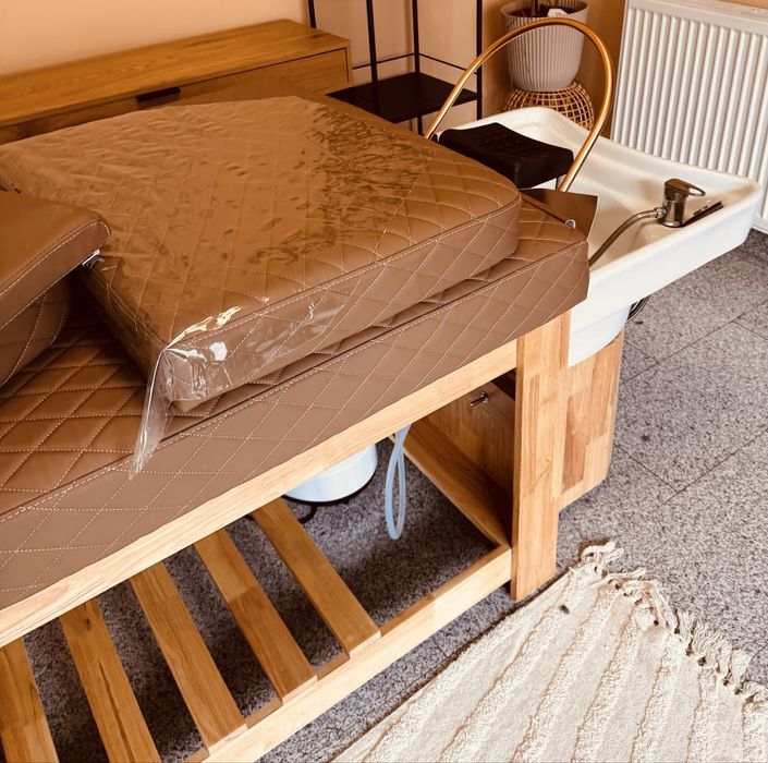 Łóżko do zabiegów Head Spa i masaży