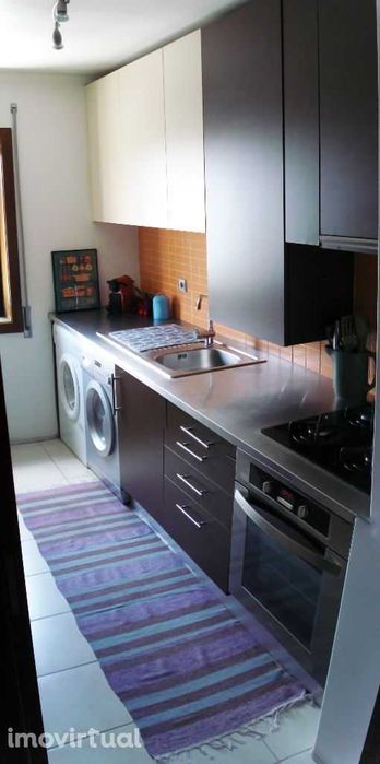 t1 mobilado e equipado com lugar de garagem