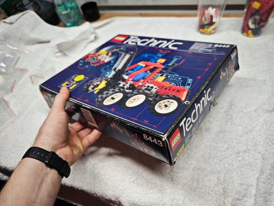 Lego Technic 8443 "Pneumatic Log Loader"; 1996; [65]