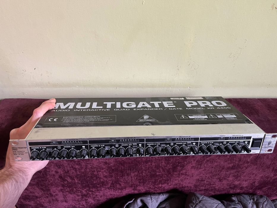 Behringer multigate pro xr4400