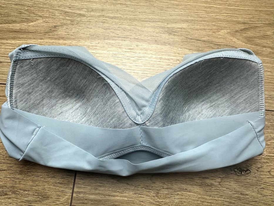 Biustonosz jasno niebieski nowy 42-44