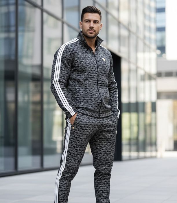 Спортивний чоловічий костюм без капюшону
