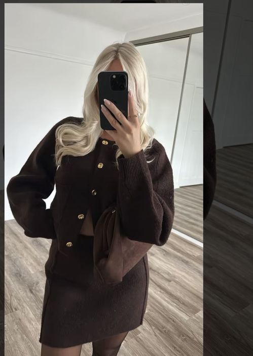 Костюм коричневий