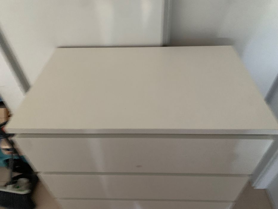Cómoda branca IKEA