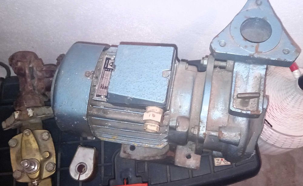 Motor Trifásico - Efacec
