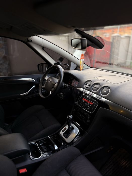 Продам авто Ford S-Max 2011
