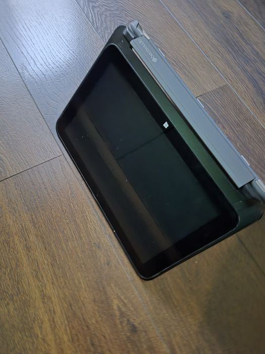 HP Pavilion 11 x360 Win 11 256 ssd RAM 4GB