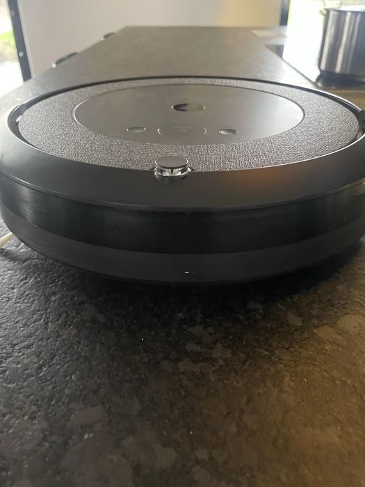 Robot sprzątający IROBOT Roomba i3 plus wirtualna sciana gratis