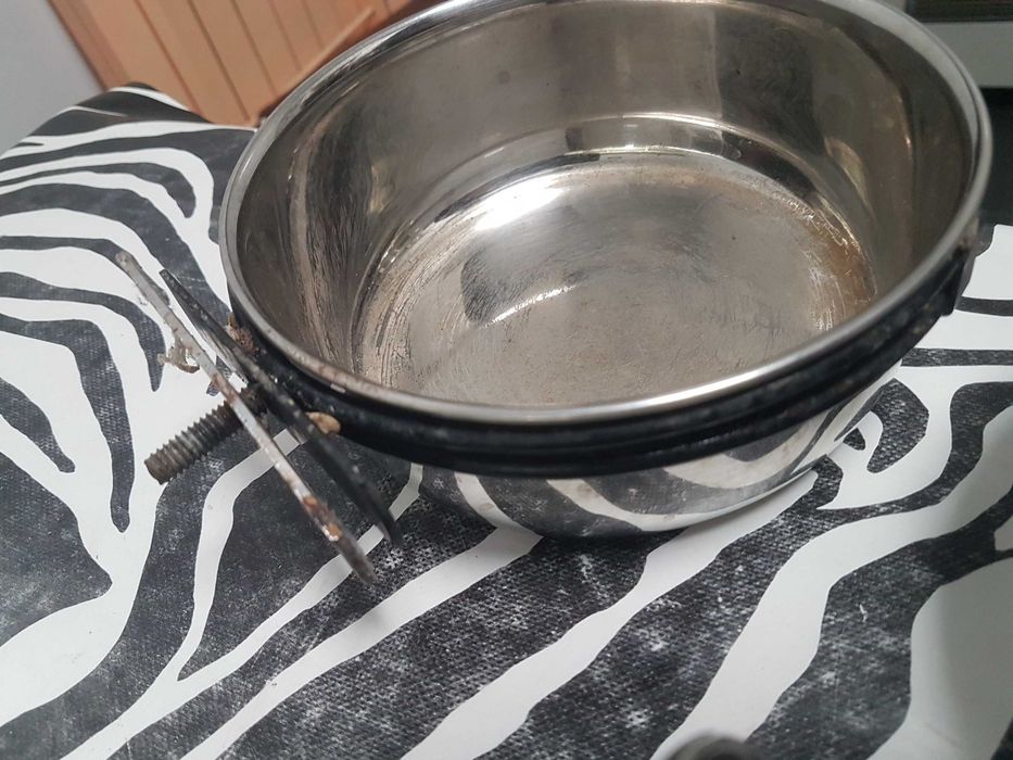 Açaime , pente e tigelas em inox
