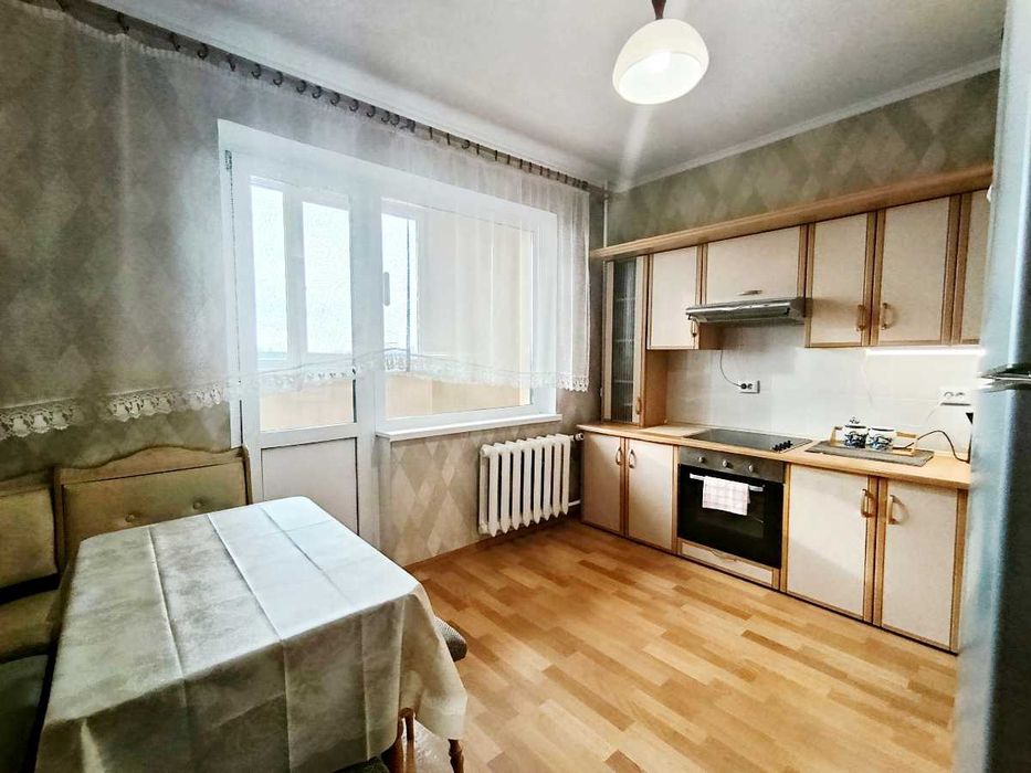 Науки просп. 54-Б, Затишна 2-х кімн. ст.м. Либідська - 10 хвилин їзди.