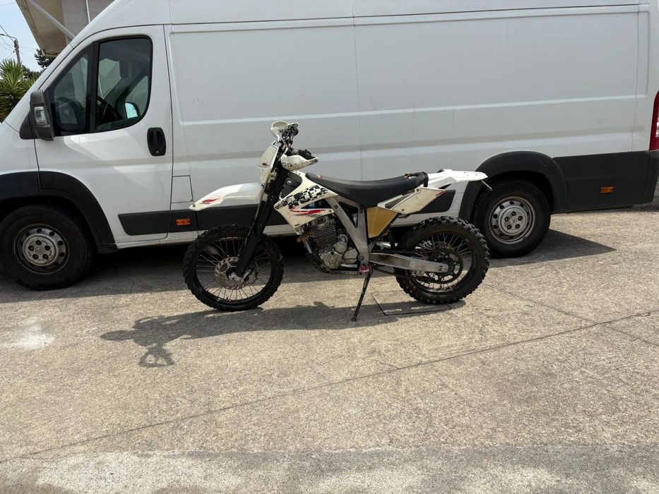 Vendo mota ajp 250