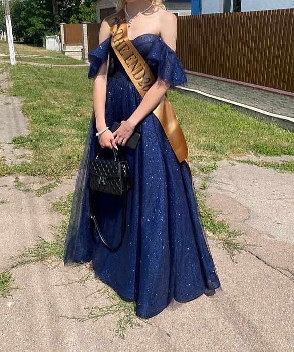 Випускне плаття.