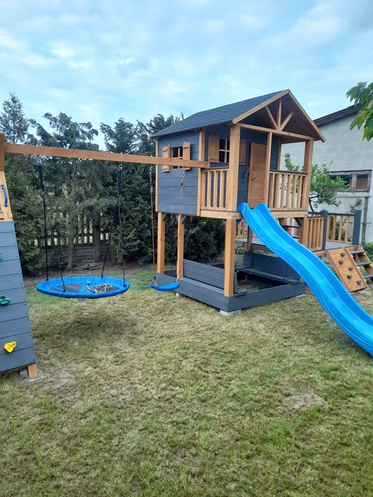 Domek ogrodowy dla dzieci plac zabaw zjeżdżalnia