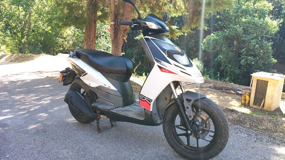 Aprilia SR Motard 125
