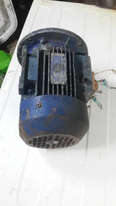 електродвигун 220вольт 1850Вт 3000об.