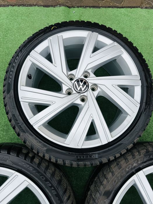 Диски 5/112 R18 VW Skoda Audi 7.5J ET-51 з резиною 225/40 Pirelli 92V