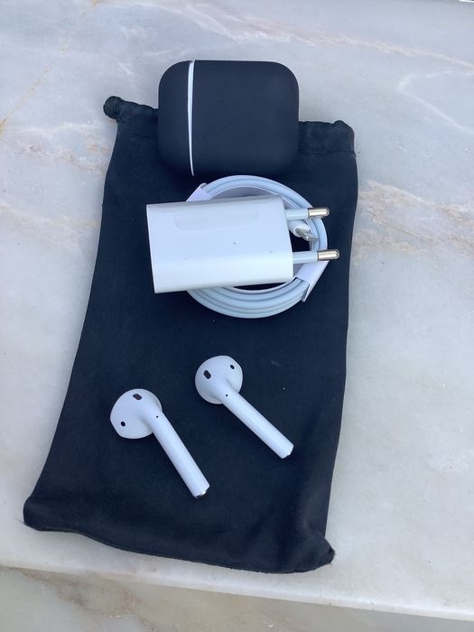 Apple AirPods 1st Gen, Like New64751403320833121
