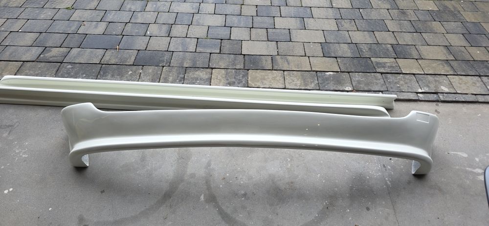 Bodykit c123 mercedes kolor!! Ciepło biały