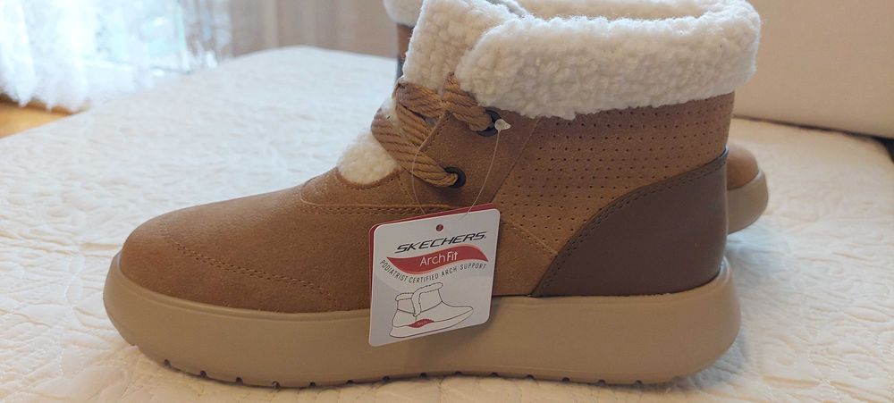 Nowe z metkami oryginalne buty zimowe Skechers rozmiar 38