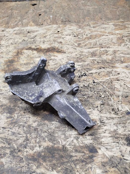 Кронштейн гідропідсилювача 11162245747 BMW E39