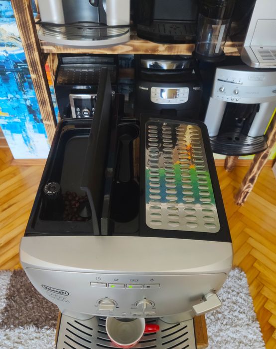 Кавомашина /кавоварка /кофемашина  Delonghi 2600 ECO з Німеччини ідеал