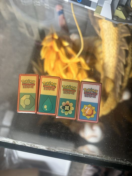 Crachas pokemon.