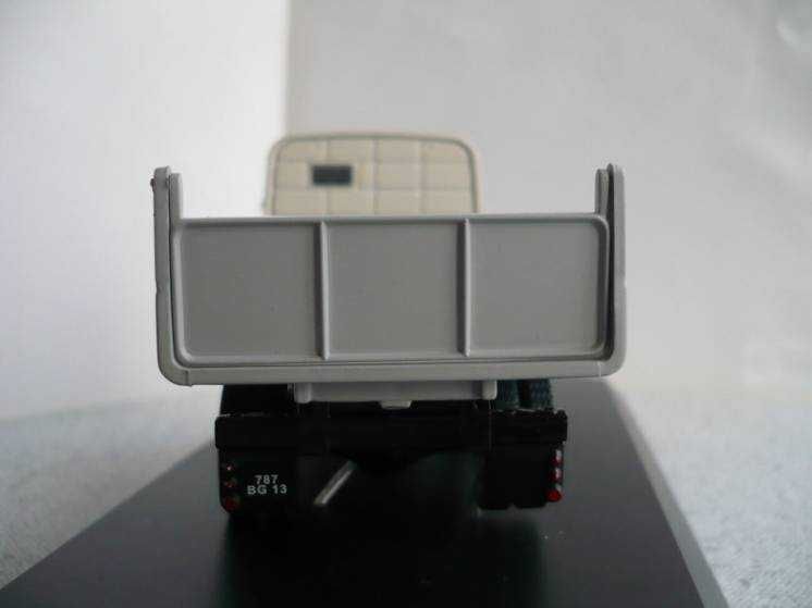 Renault Galion 2,5 т. - самосвал 1:43 Norev